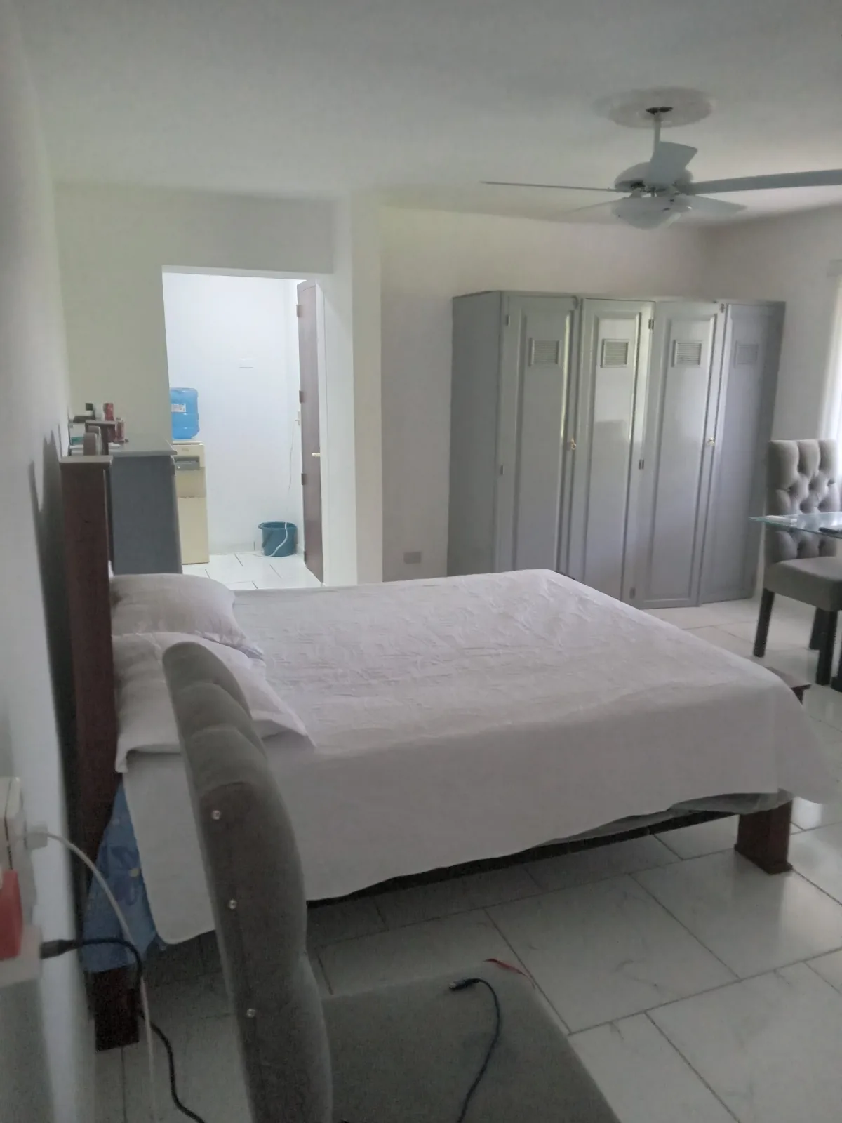 Studio-Appartement VT27a – Wohn- und Schlafbereich mit Doppelbett